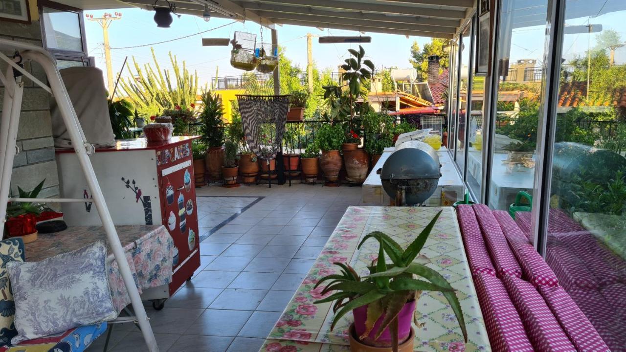 Villa George - Family Holidays Nea Makri Exterior photo