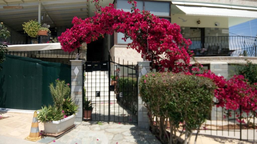 Villa George - Family Holidays Nea Makri Exterior photo