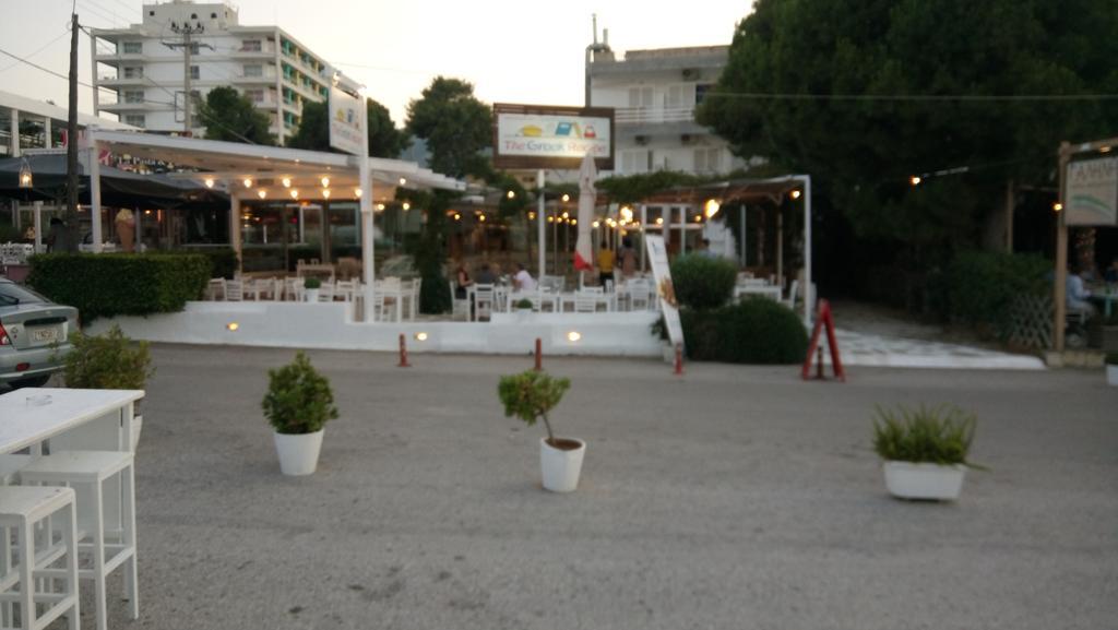 Villa George - Family Holidays Nea Makri Exterior photo